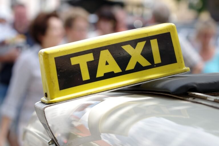 automobile, taxi, taxi sign-3107479.jpg